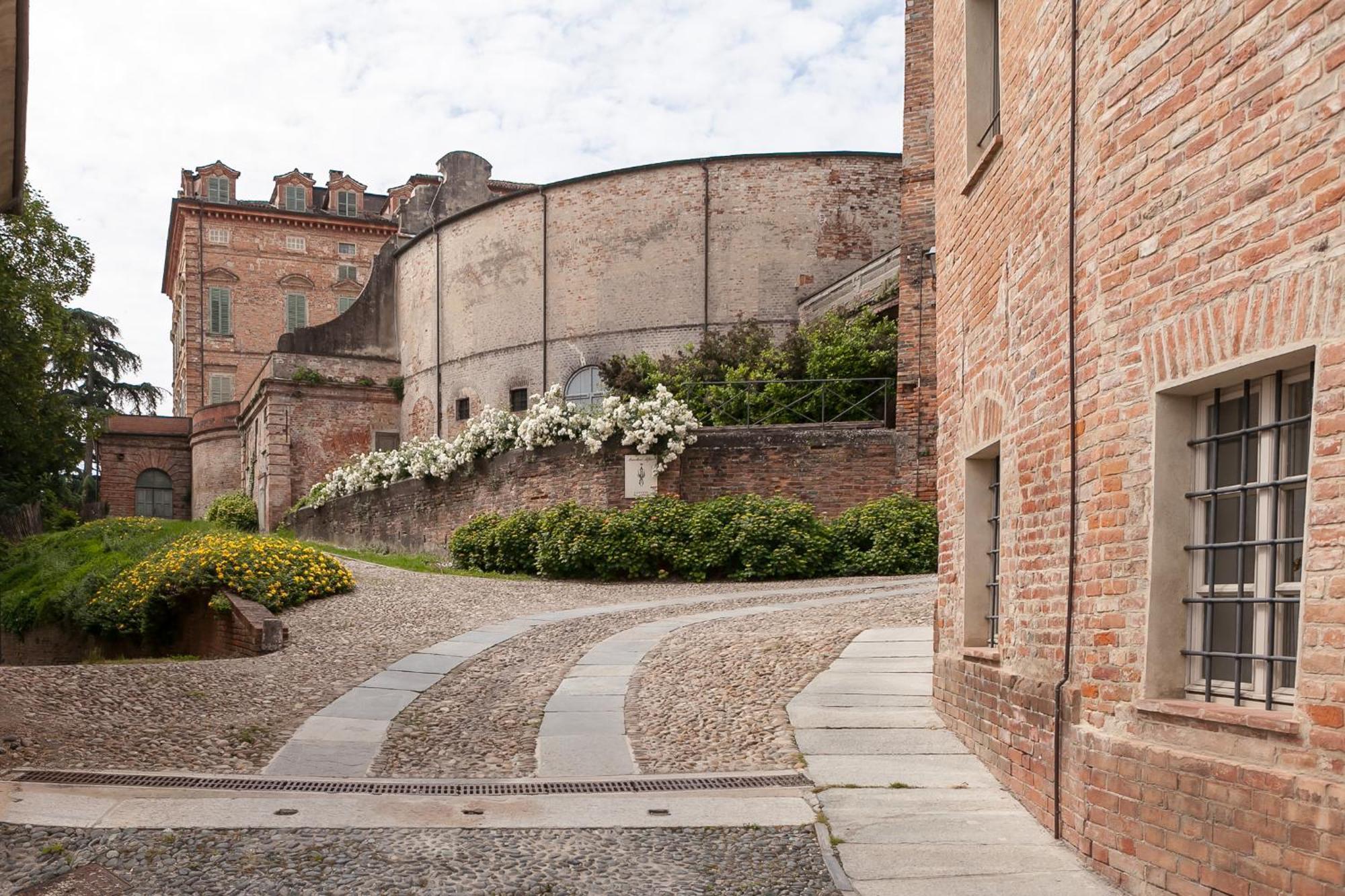Marchesi Alfieri - Cantine E Ospitalita San Martino Alfieri Kültér fotó