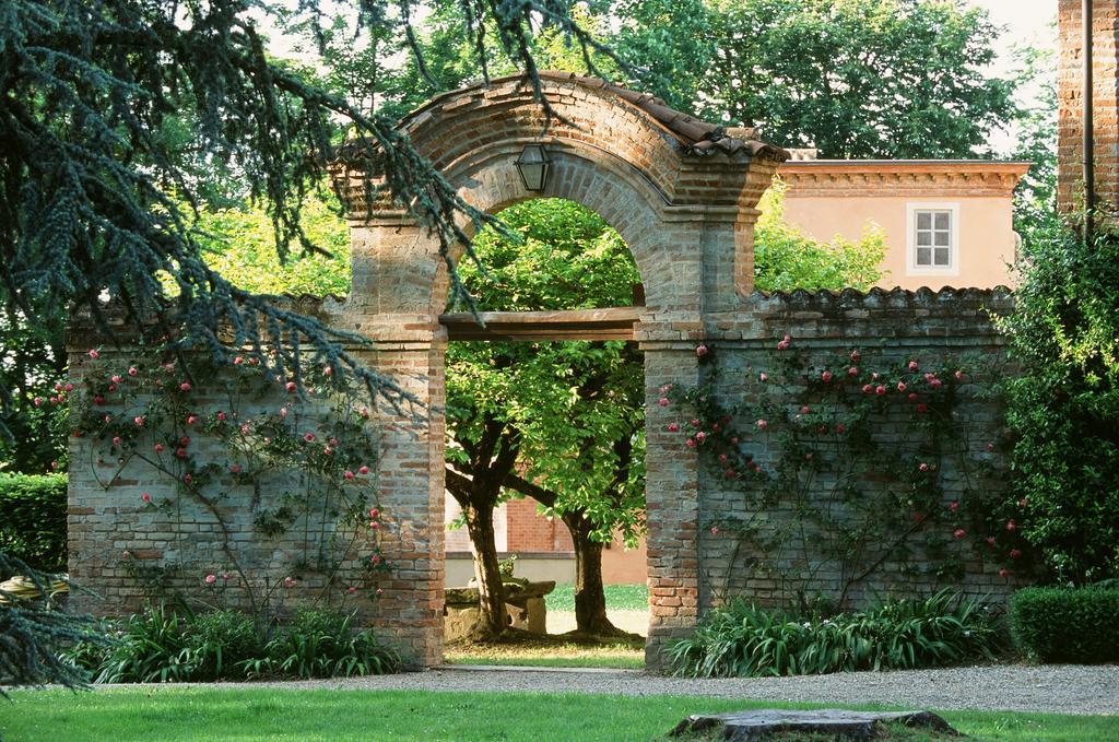 Marchesi Alfieri - Cantine E Ospitalita San Martino Alfieri Kültér fotó