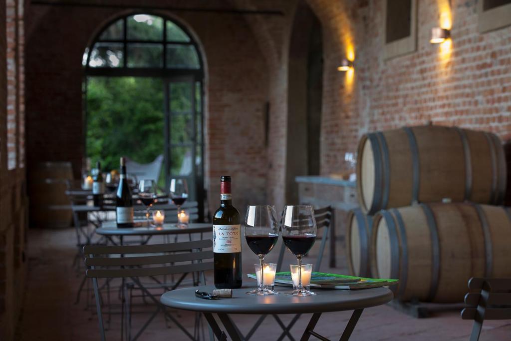 Marchesi Alfieri - Cantine E Ospitalita San Martino Alfieri Kültér fotó